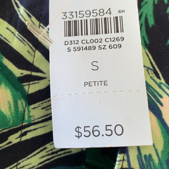 ⭐️Host Pick 💕Botanical Flutter Sleeve Shell⭐️ - Picture 4 of 4